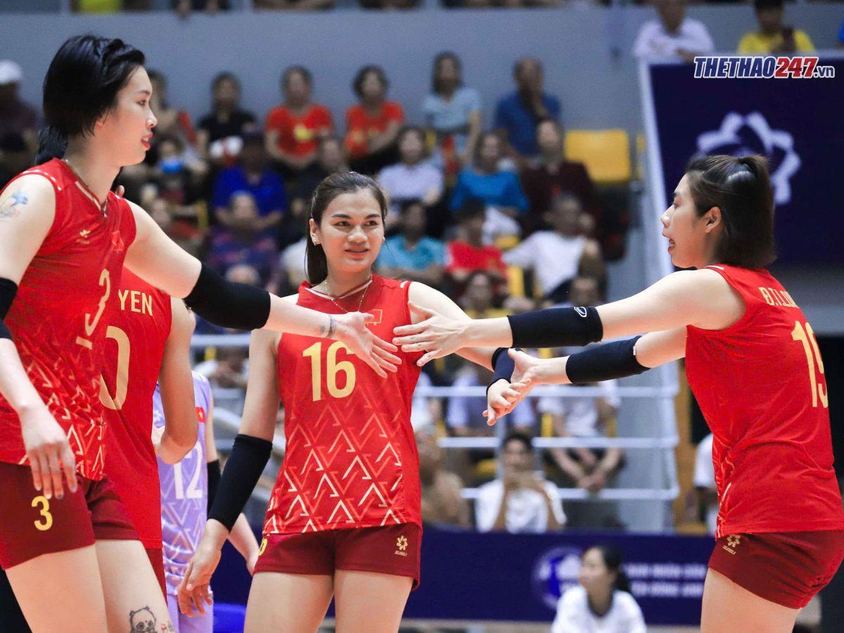 Trực tiếp bóng chuyền nữ Việt Nam 0-0 Philippines: Khởi động