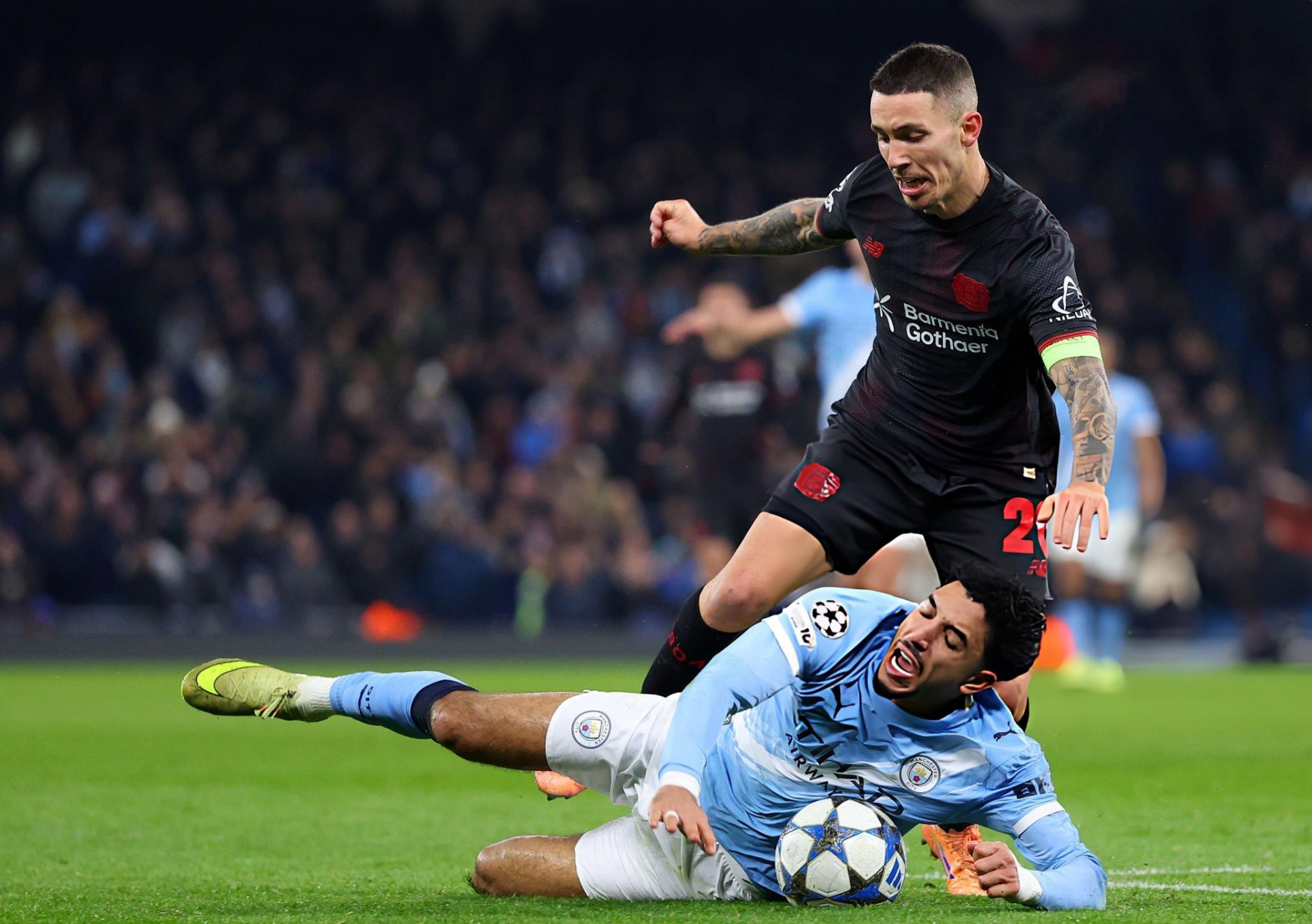 Man City thua sốc trước Leverkusen tại Champions League