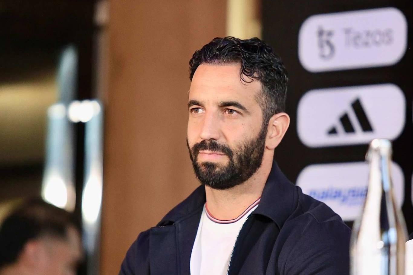 HLV Amorim: 'MU nên đá tốt hơn trước đội ASEAN All-Stars'.