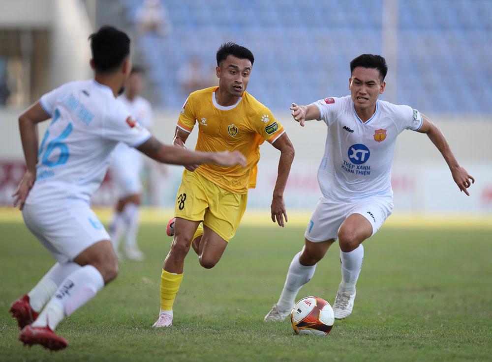 Trực tiếp Quảng Nam 0-1 Nam Định: Chức vô địch đến gần