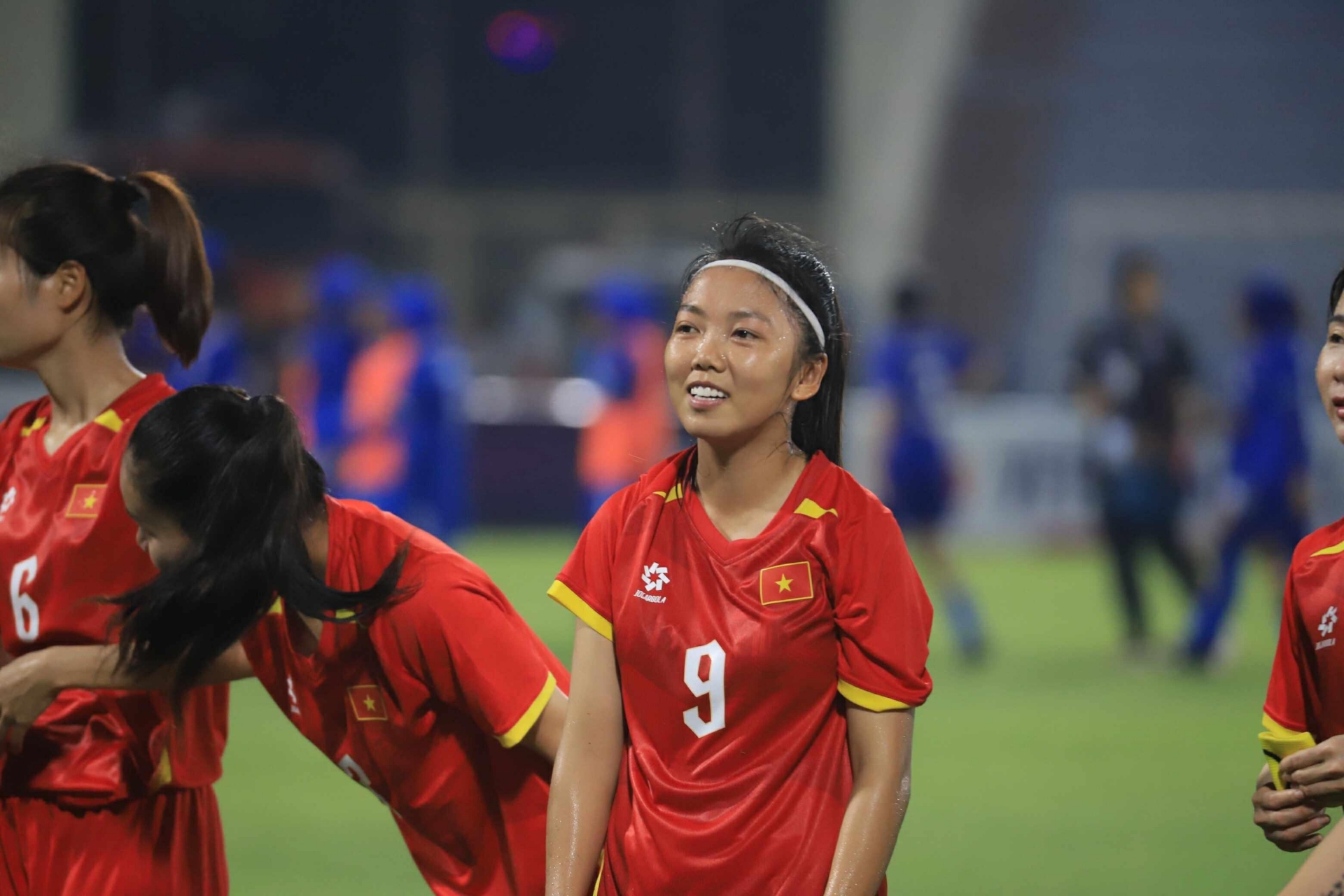 Trực tiếp nữ Việt Nam 0-0 UAE: Nhập cuộc hứng khởi