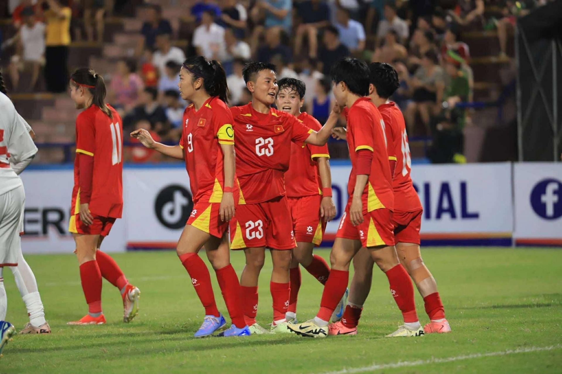 Trực tiếp nữ Việt Nam 4-0 UAE: Hoàn toàn áp đảo