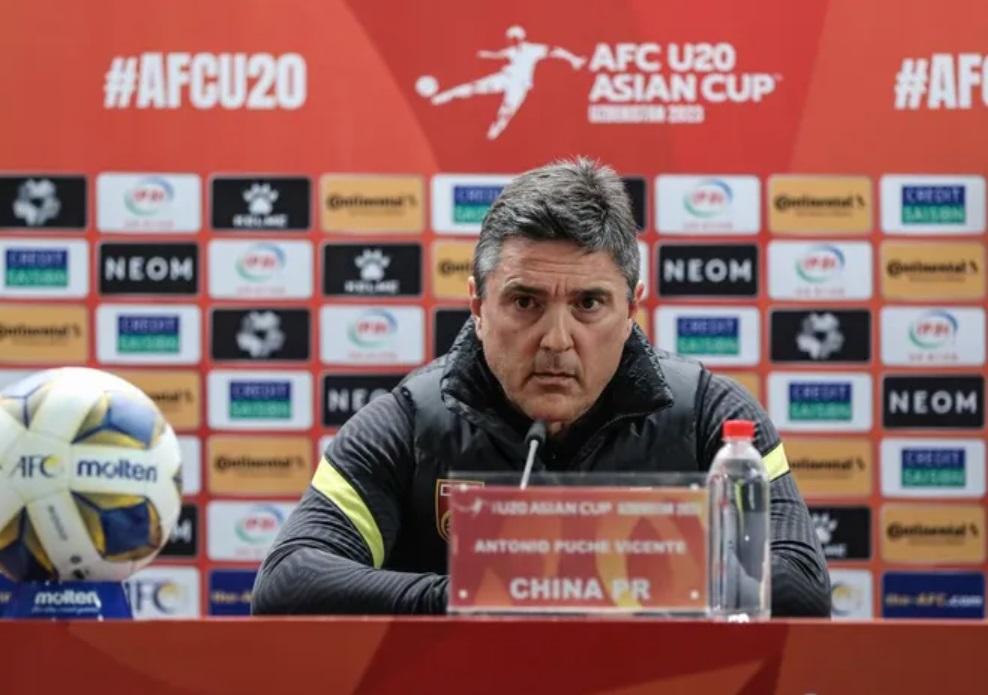 HLV Trung Quốc: 'U22 Việt Nam đã may mắn hơn chúng tôi'