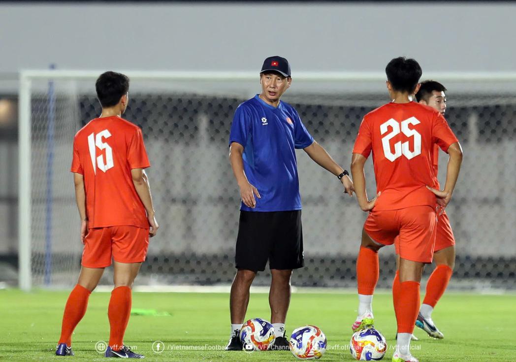 HLV Kim Sang Sik sẵn sàng, U23 Việt Nam quyết gieo sầu cho Indonesia ở chung kết