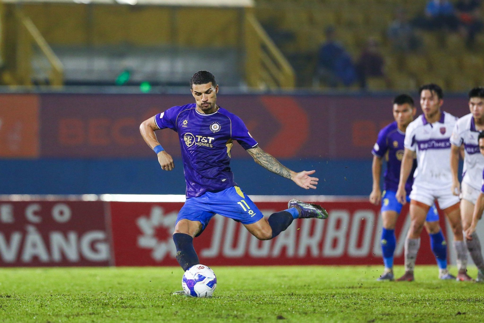 Sao nhập tịch Hoàng Hên ghi bàn thắng đầu tiên cho đội bóng Việt Nam 728729