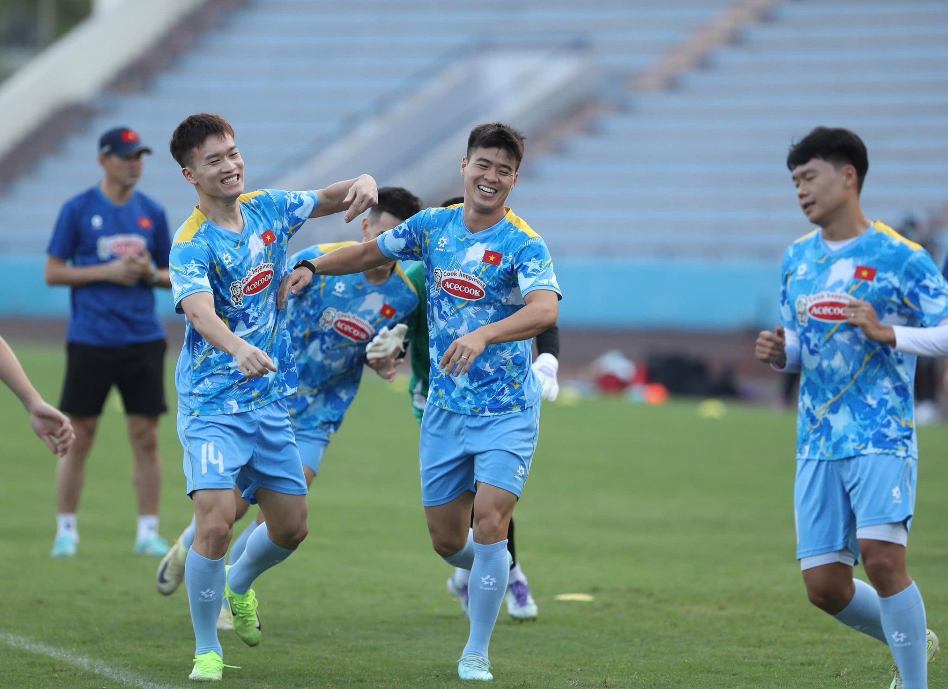 HLV Kim Sang Sik đón tin cực vui trước trận Việt Nam đấu Lào