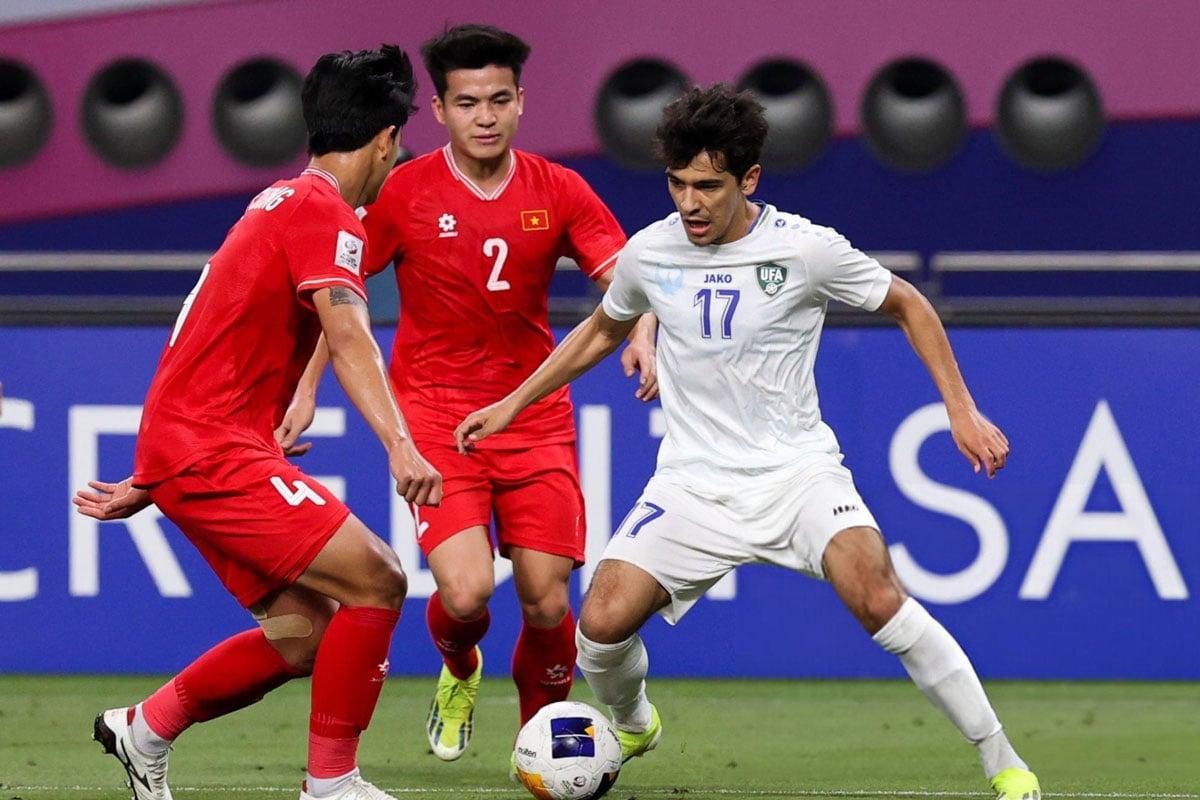 Trực tiếp U22 Việt Nam vs U22 Uzbekistan: Trung Kiê, Viktor Lê, Đình Bắc đá chính