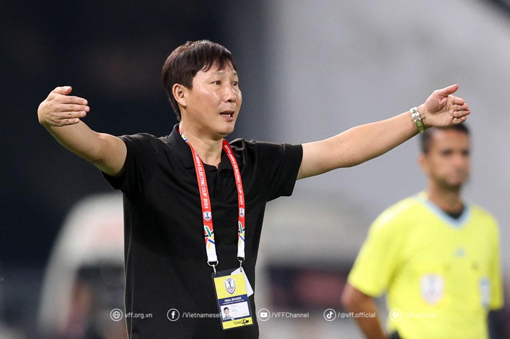 HLV Kim Sang Sik khiến cả Đông Nam Á ngả mũ vì thống kê khó tin