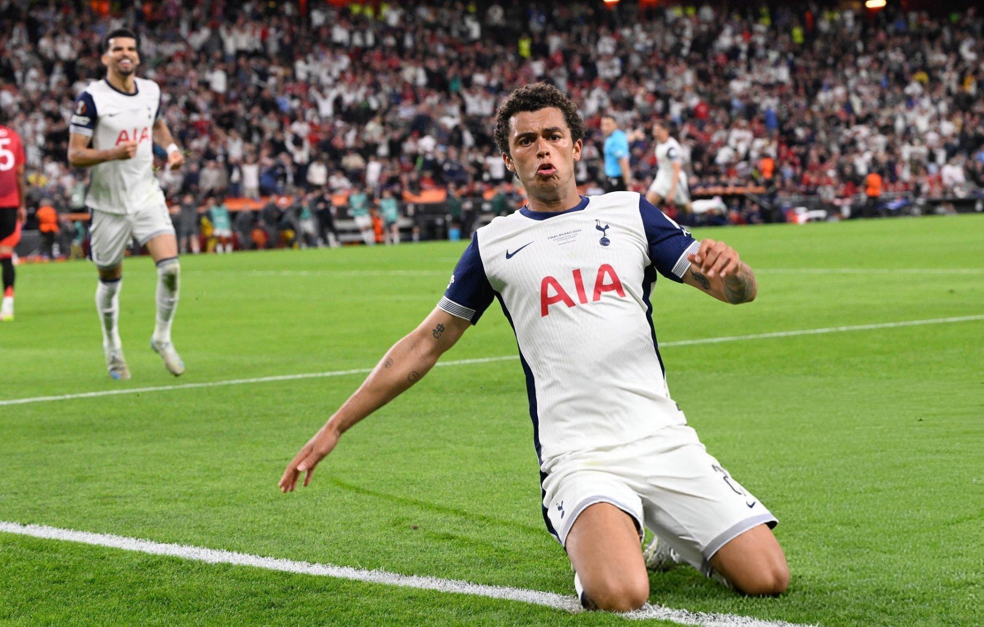 Hạ MU, Tottenham vô địch Europa League mùa 2024/25