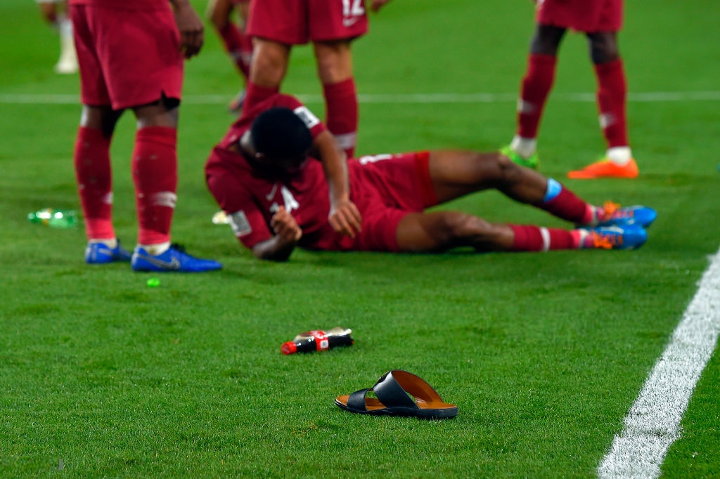 Qatar, UAE, Qatar vs UAE, UAE bị phạt, AFC phạt UAE