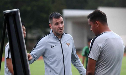 Indonesia, Việt Nam, Việt Nam vs Indonesia, vòng loại World Cup 2022, Simon McMenemy, Otavio Dutra