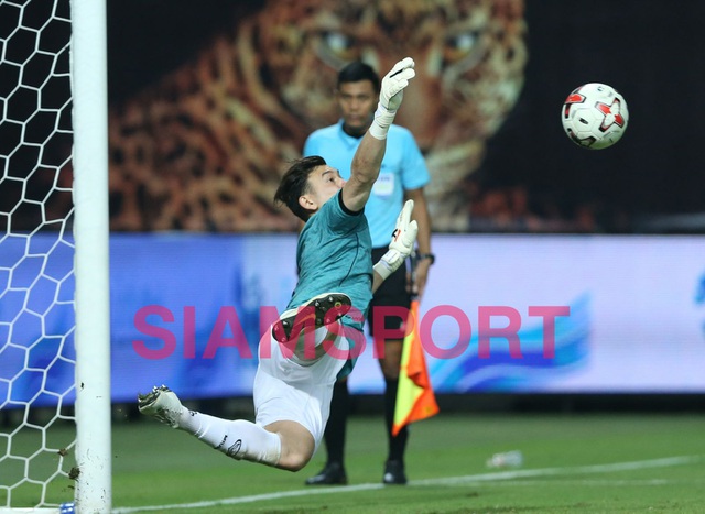 dang van lam muangthong united