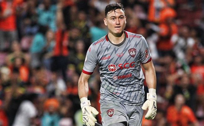 dang van lam muangthong united