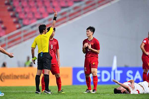 dinh trong bi treo gio trang viet nam vs malaysia