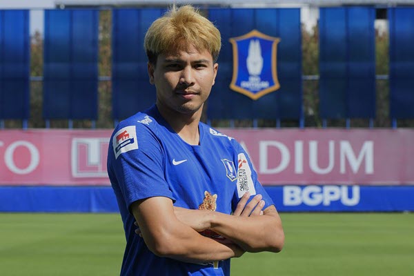 Thithipan Puangchan doan van hau
