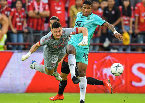 dang van lam muangthong united thai league