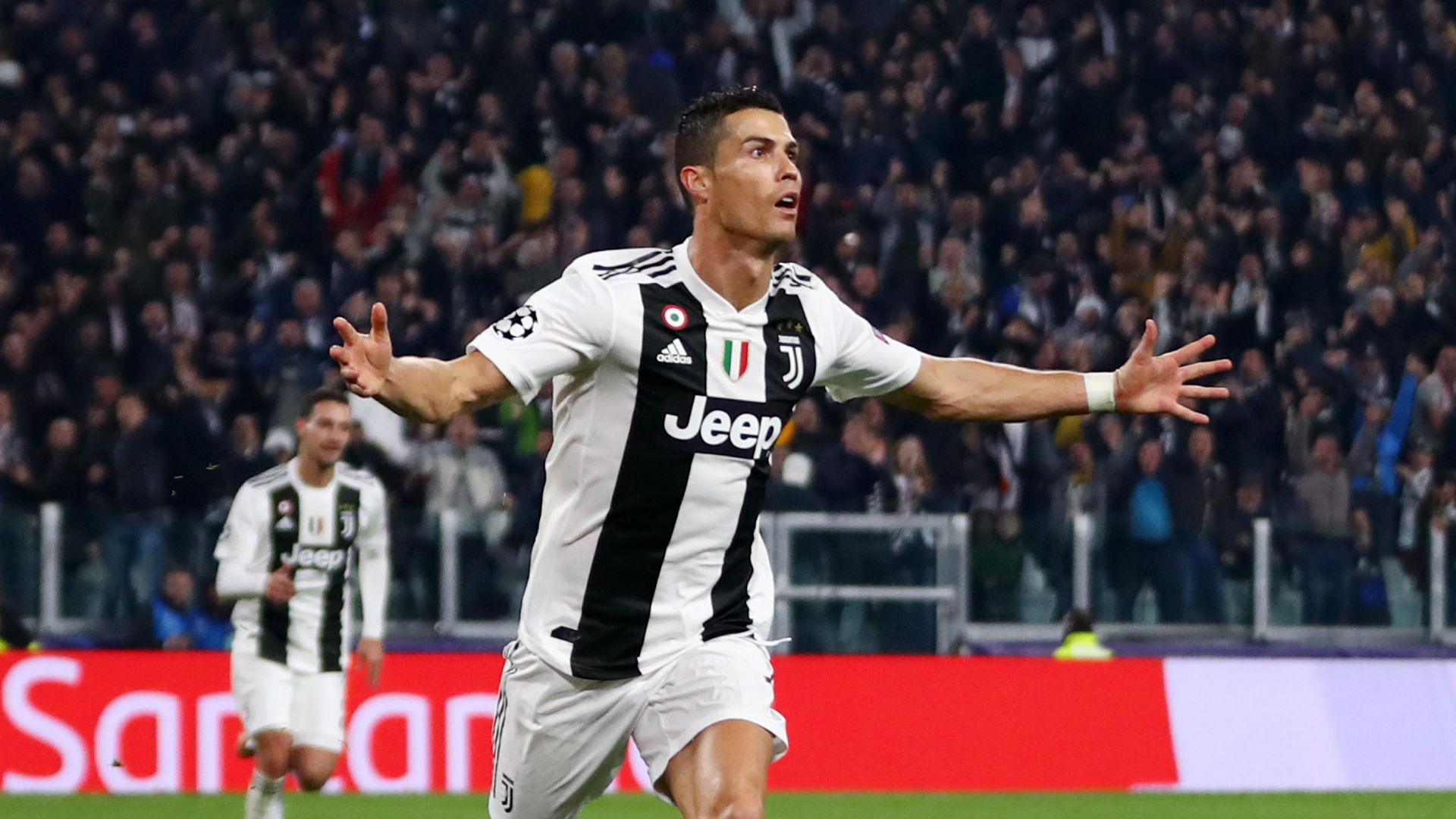 ronaldo lap hat-trick, ronaldo vs messi, juventus 3-0 atletico, kỷ lục của ronaldo, ronaldo dẫn đầu, ronaldo vượt messi
