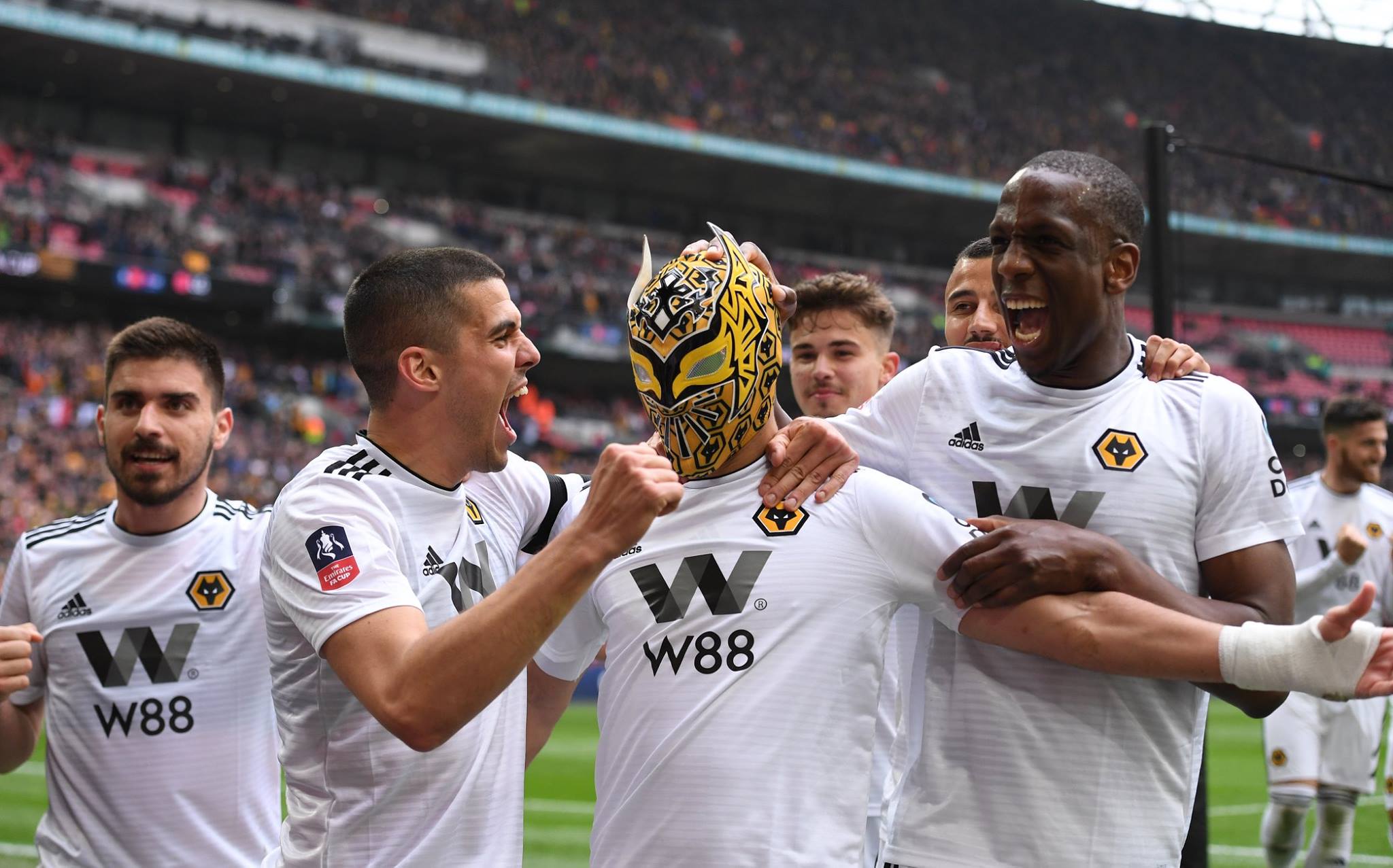 ăn mừng, video ăn mừng, raul jimenez, raul jimenez ăn mừng, wolves 2-3 watford, bán kết cúp fa, cúp fa, chung kết cúp fa