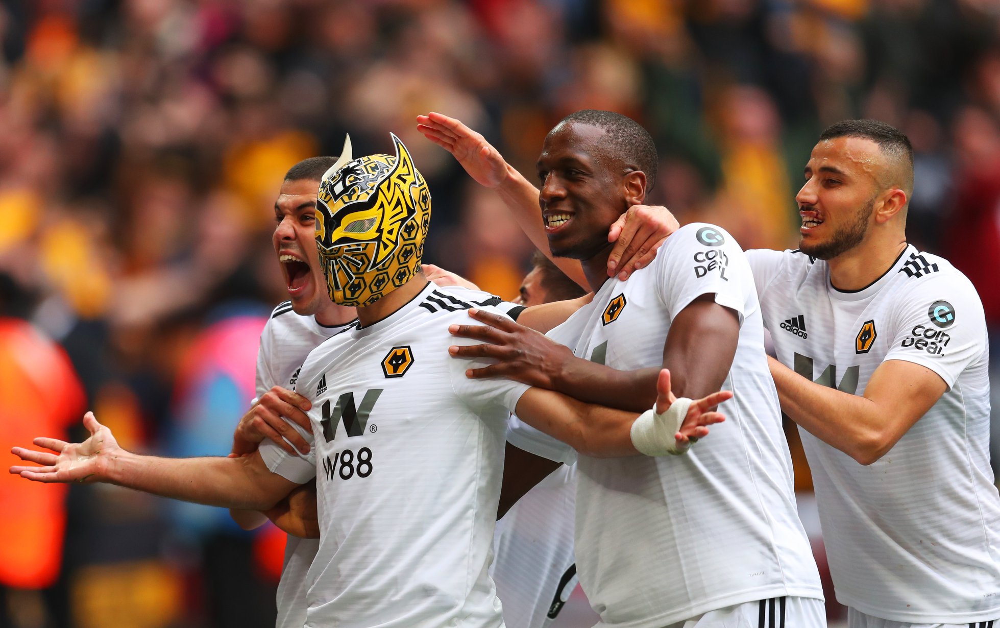 ăn mừng, video ăn mừng, raul jimenez, raul jimenez ăn mừng, wolves 2-3 watford, bán kết cúp fa, cúp fa, chung kết cúp fa
