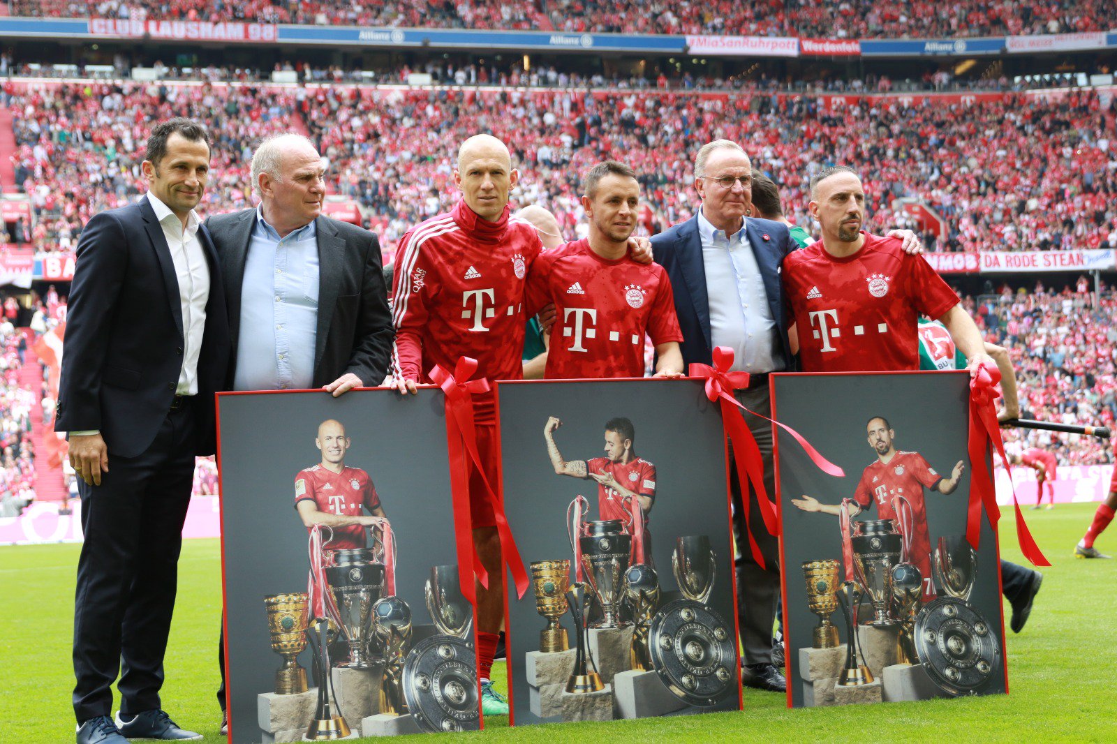 robben và ribery, robben và ribery chia tay bayern, robben, ribery, bayern, robbery, bayern vô địch, bayern munich