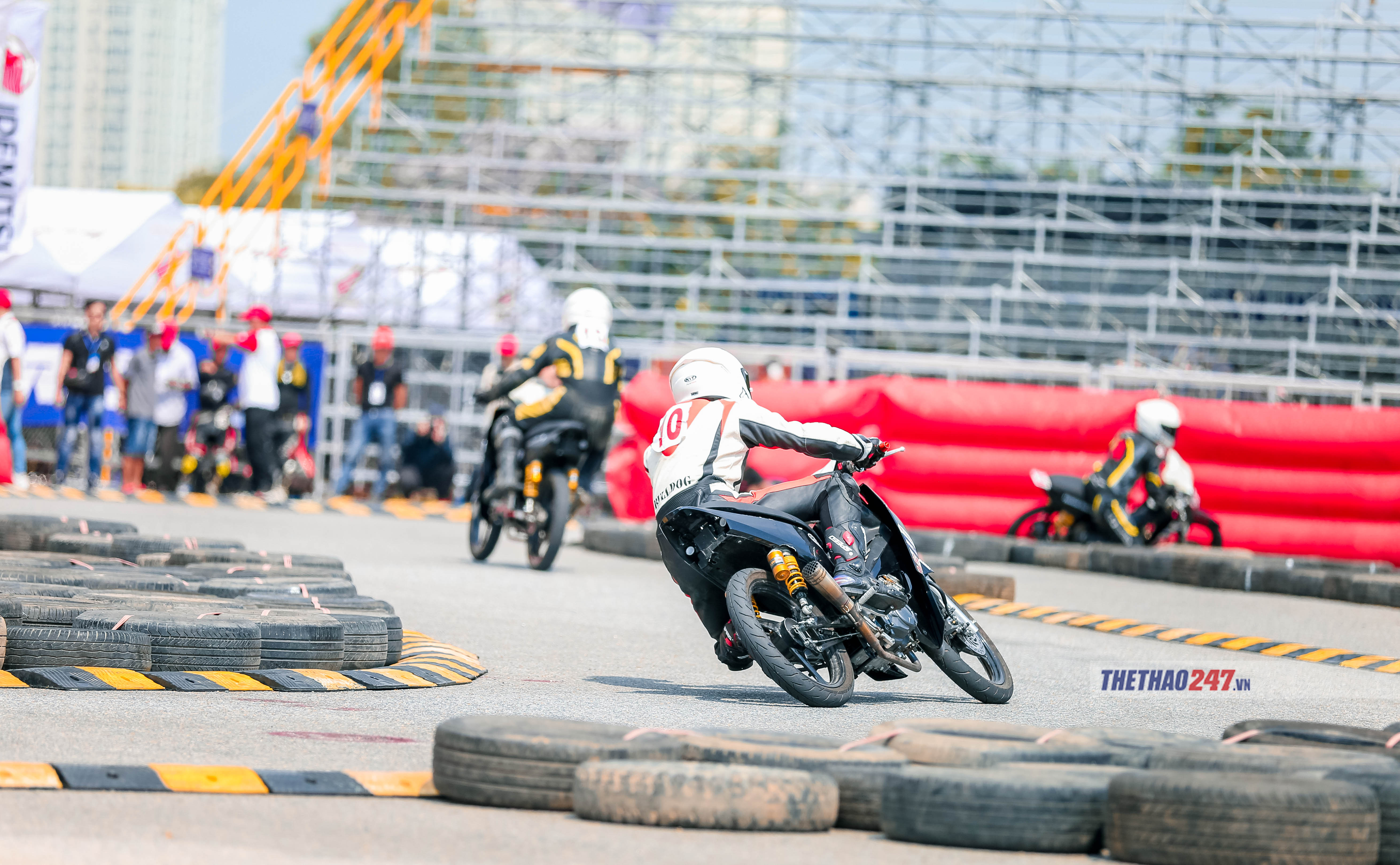 Những màn rượt đuổi hấp dẫn ở thể thức Blade 110cc. Ảnh: Anh Tuấn/Thể Thao 247 đua xe mô tô, đua mô tô việt nam, đua xe máy, honda việt nam, wrmc 2019, mỹ đình