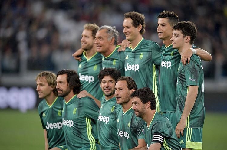 ronaldo, ronaldo từ thiện, nedved, totti, pirlo, trận đấu từ thiện, ronaldo ghi bàn