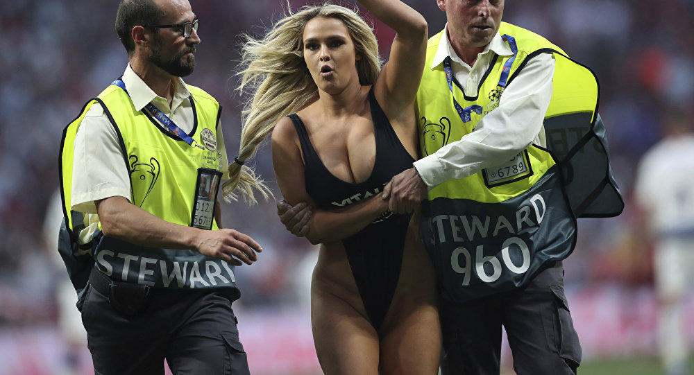 nữ CĐV, CĐV làm loạn chung kết C1, Champions League, copa america, chung kết copa america, Kinsey Wolanski
