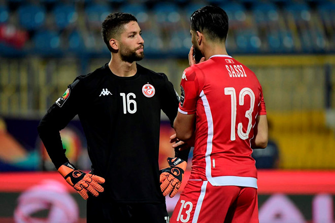 thủ môn Tunisia, Kepa, CAN Cup, thủ môn không ra sân, từ chối rời sân, Tunisia vs Ghana