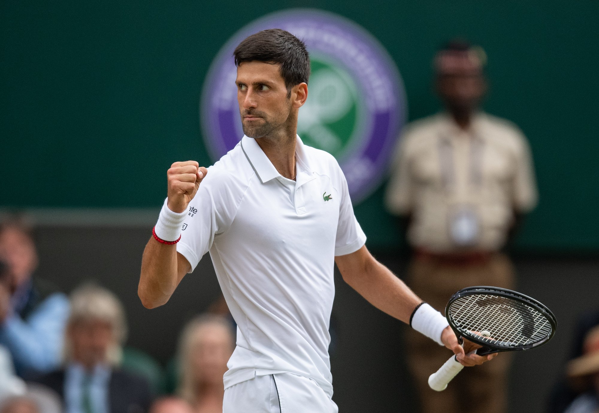 Federer, Djokovic, federer vs djokovic, federer thua, federer thất bại, fererer lặng người, wimbledon