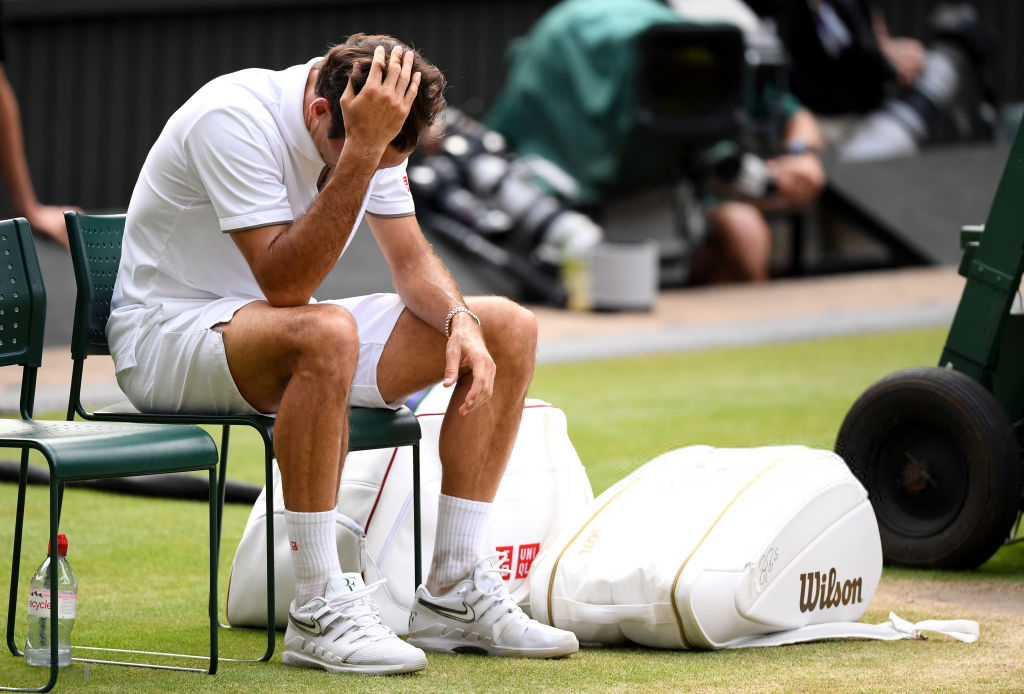 Federer, Djokovic, federer vs djokovic, federer thua, federer thất bại, fererer lặng người, wimbledon