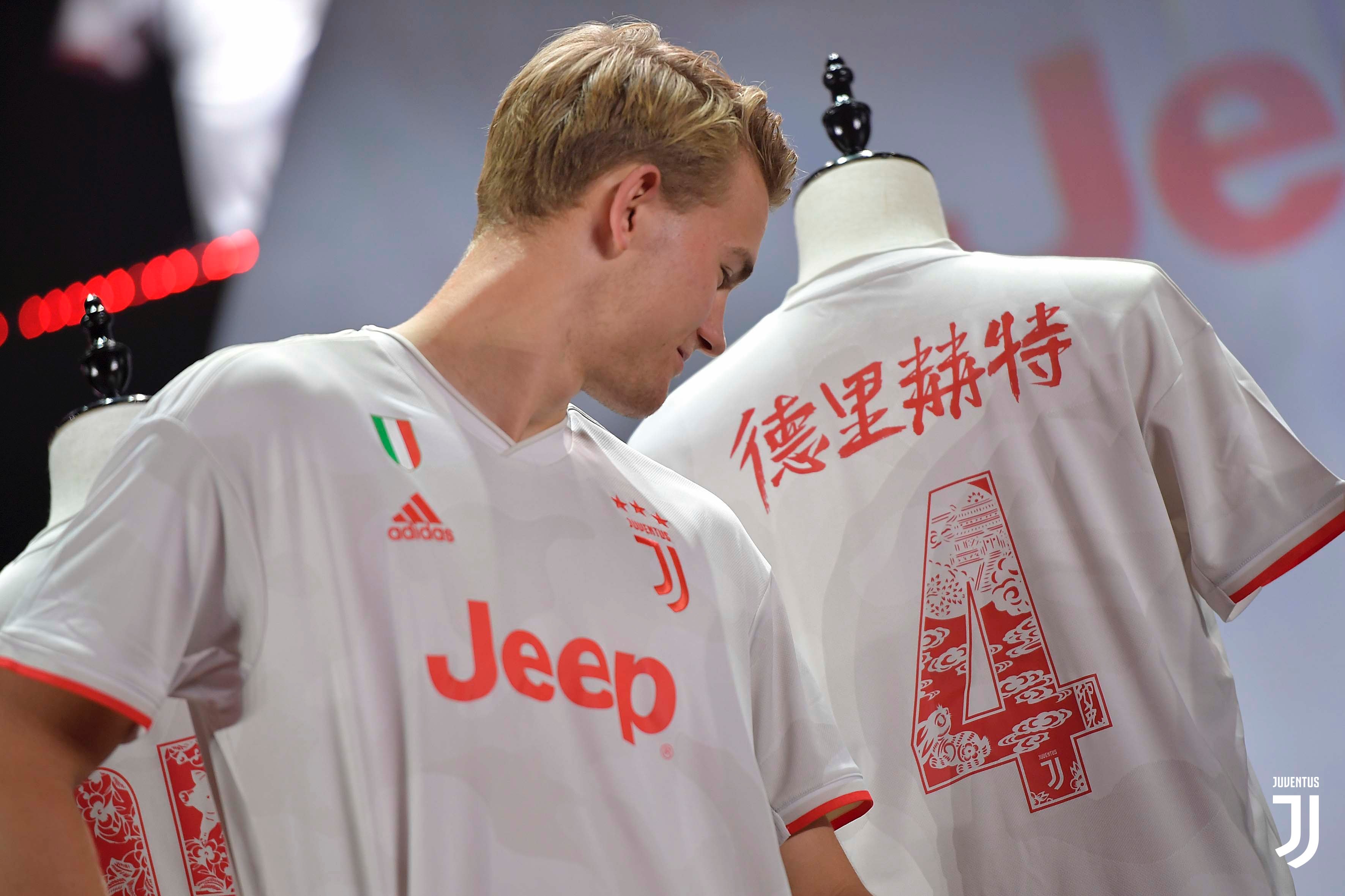 ronaldo, juventus ra mắt áo đấu, trung quốc, juventus, cr7, ronaldo trung quốc, cristiano ronaldo