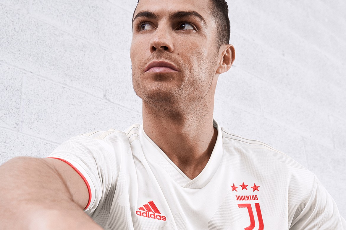 ronaldo, juventus ra mắt áo đấu, trung quốc, juventus, cr7, ronaldo trung quốc, cristiano ronaldo