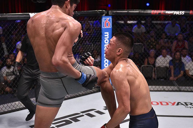 võ sĩ gốc việt, Steven Nguyễn, Aalon Cruz, UFC, Contender Series 2019, võ sĩ lĩnh trọn cú lên gối tử thần