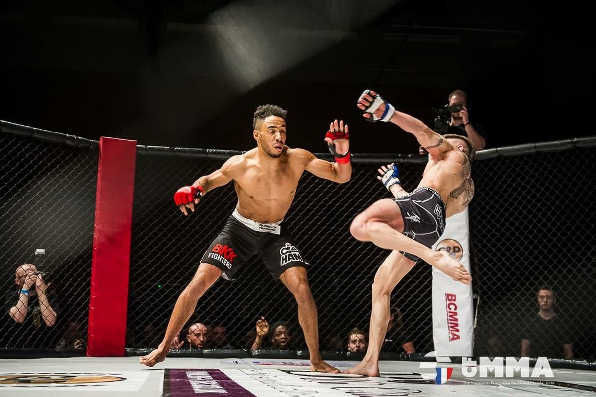 video, video võ thuật, Joe Harding, Johan Sega, MMA, Võ sĩ MMA nhảy múa trêu tức đối thủ