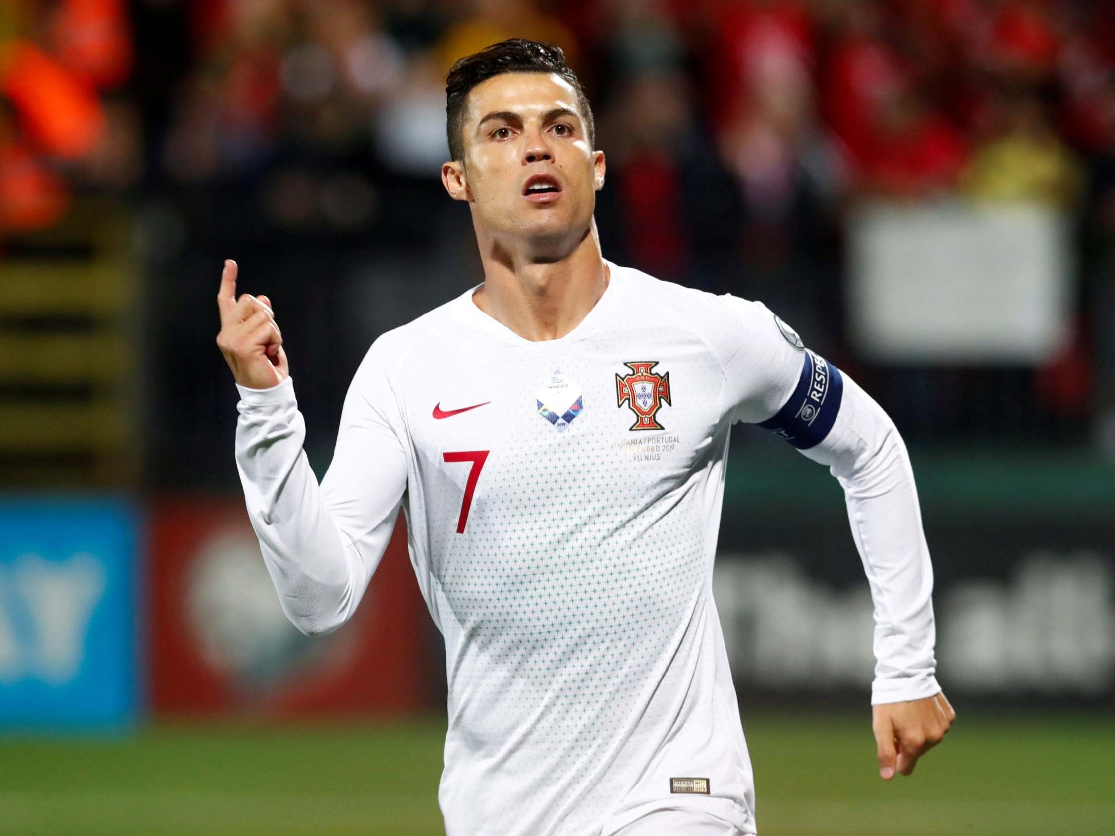 Ronaldo, Crsitiano Ronaldo, ngôi đền huyền thoại, cầu thủ vĩ đại nhất, GOAT