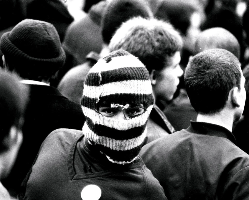 Pháo sáng, Hooligan, Ultras, bạo lực bóng đá, fan cuồng, cđv đánh nhau, đốt pháo sáng