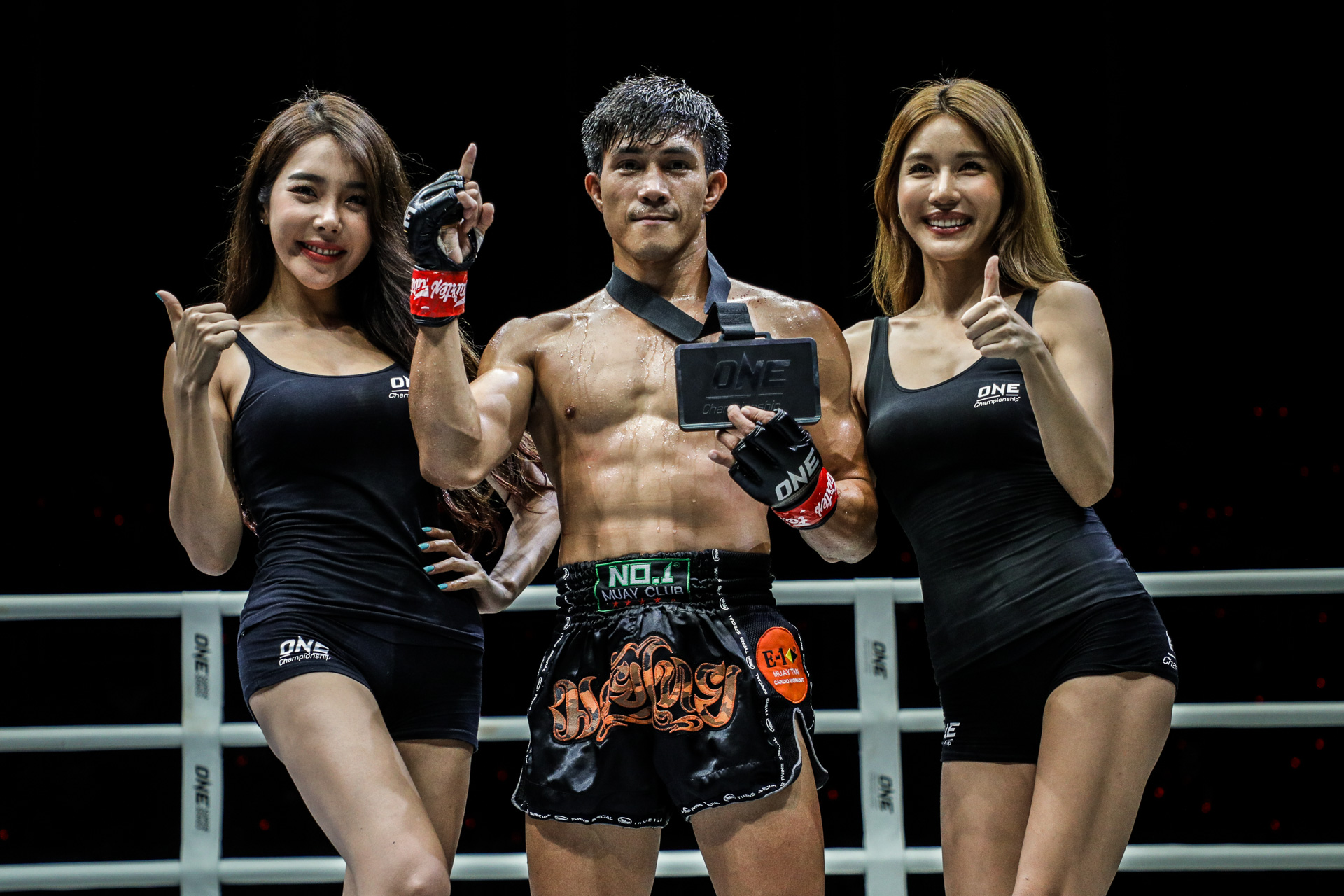 ONE Championship, Nguyễn Trần Duy Nhất, Việt Nam, Độc cô cầu bại, Muay Thai