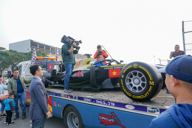 f1