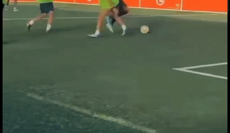 VIDEO: Chán ghi bàn bình thường, Mbappe làm điều chưa ai từng thực hiện