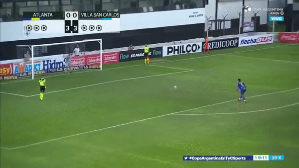 VIDEO: Quả penalty 'dài dằng dặc' và cái kết hài hước nhất thế giới