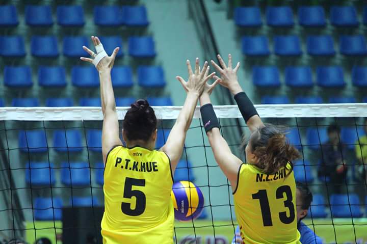 Phạm Kim Huệ đeo băng đội trưởng tại VTV Cup 2016