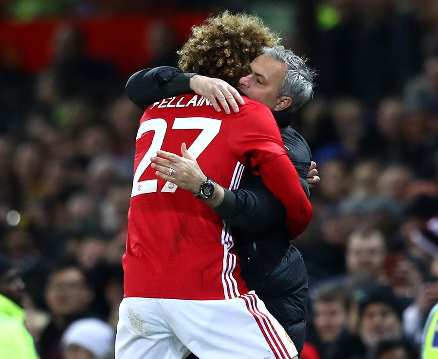 Mourinho mua hoc tro cu Mu