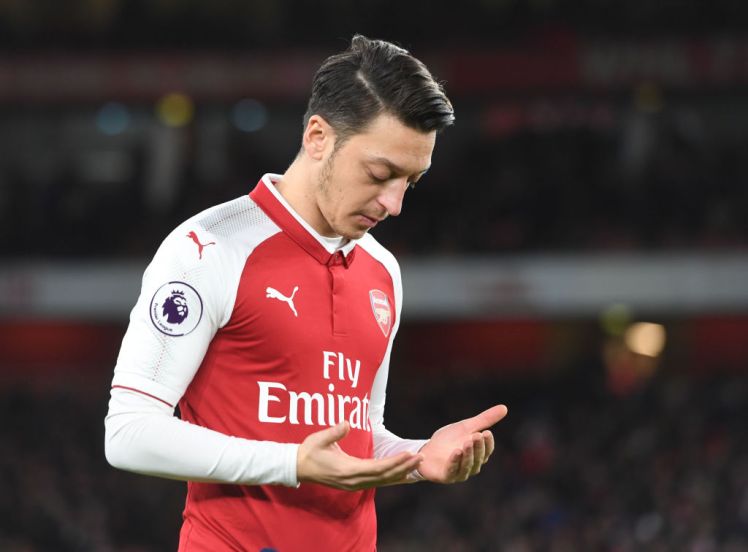 trung quoc tay chay arsenal