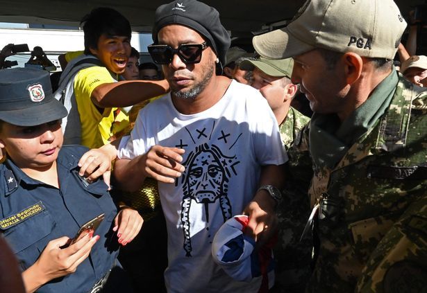 ronaldinho bi bat