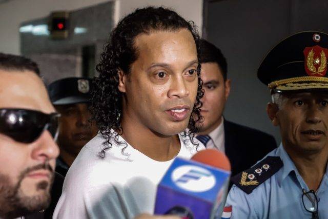 ronaldinho bi bat