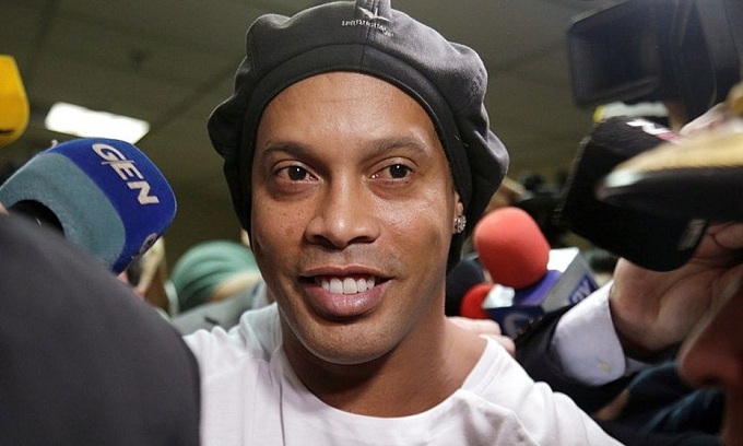 ronaldinho bi bat