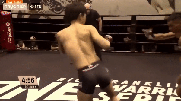 Võ sỹ Việt tung cước định đoạt trận ra mắt tại ONE Championship