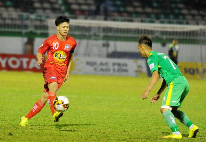 Công Phượng, Công Phượng chan thuong,hagl,binh duong,v-league, HLV Nguyễn Quốc Tuấn,bầu đức