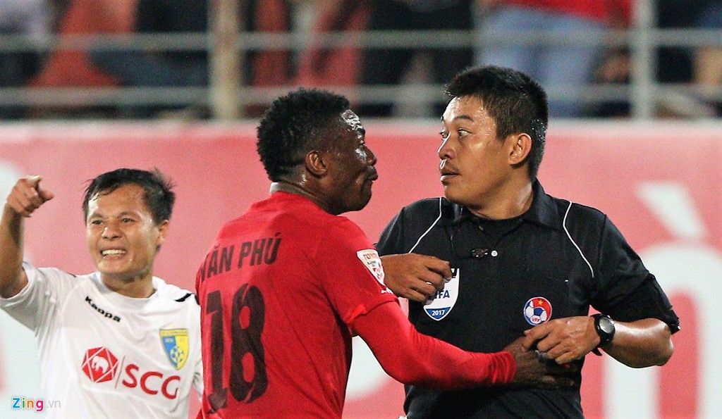 Cựu còi vàng Việt Nam,trọng tài Nguyễn Hiền Triết,v-league, v-league 2017,hà nội, hải phòng