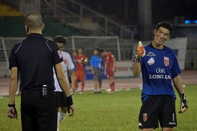 HLV Lê Thụy Hải,cầu thủ Long An,Lê Thụy Hải,v-league,tp hcm, trọng tài,trọng tài Nguyễn Trọng Thư